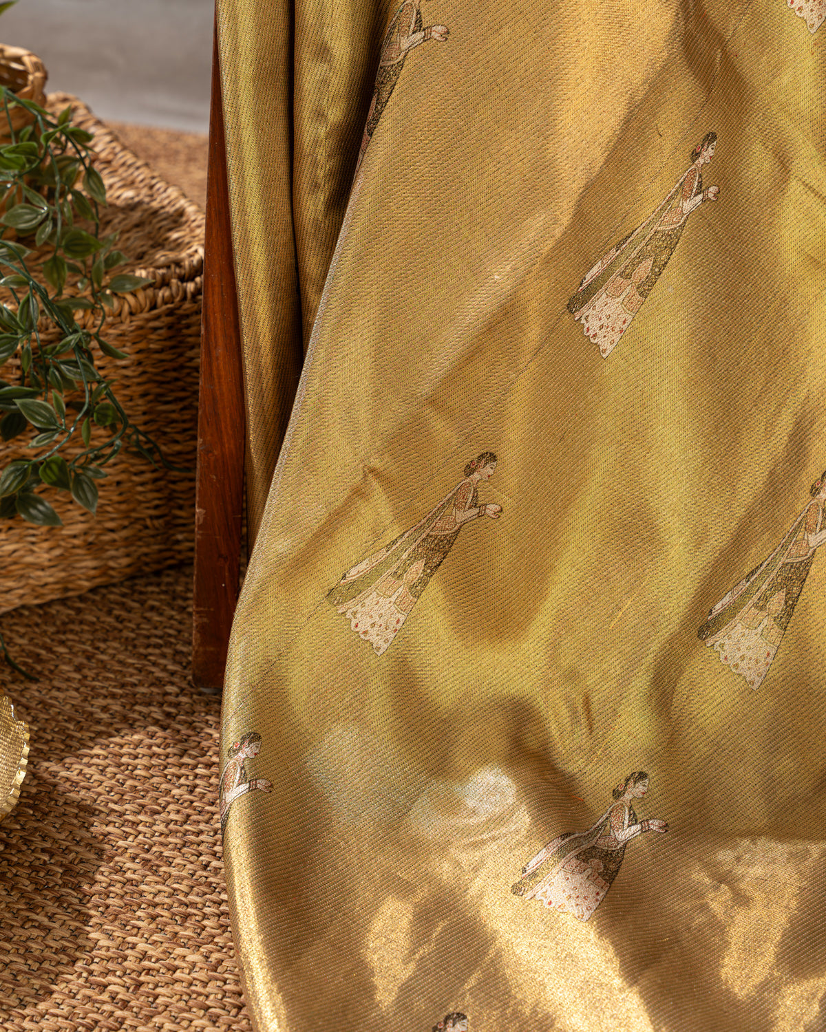 Golden Tissue Kanchipuram Silk Saree With Exclusive Electronic Jacquard Weaves