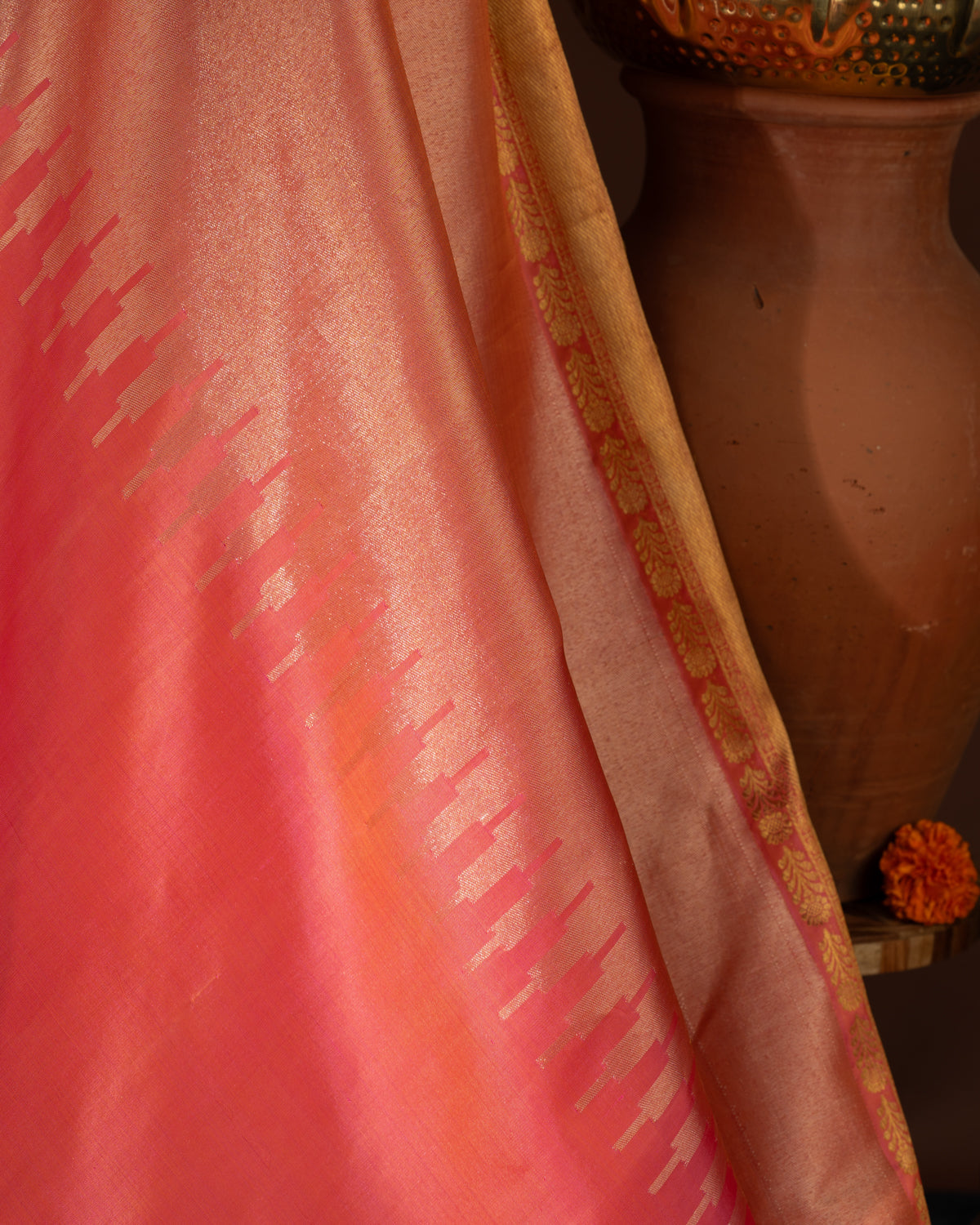 Dual Tone Pink Kanchipuram Silk Saree With Long Rich Temple Border