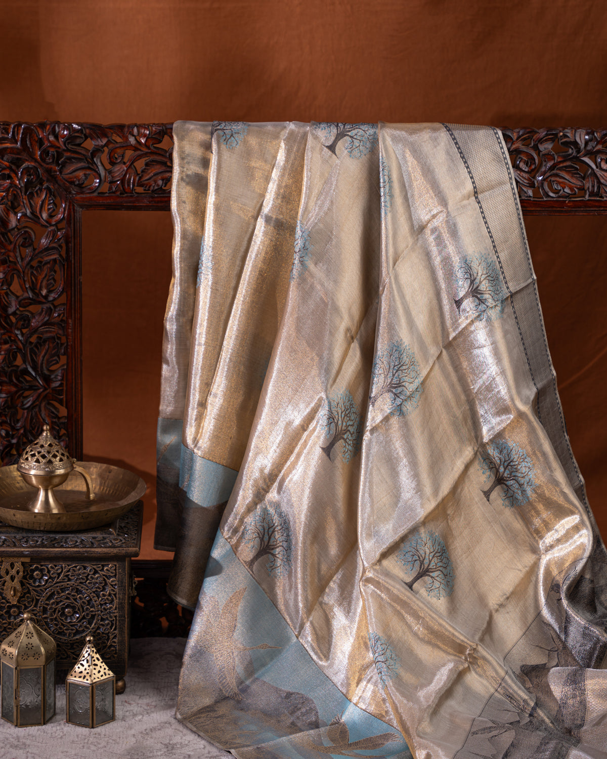 Light Gold Tissue Kanchipuram Silk Saree With Exclusive Electronic Jacquard Weaves