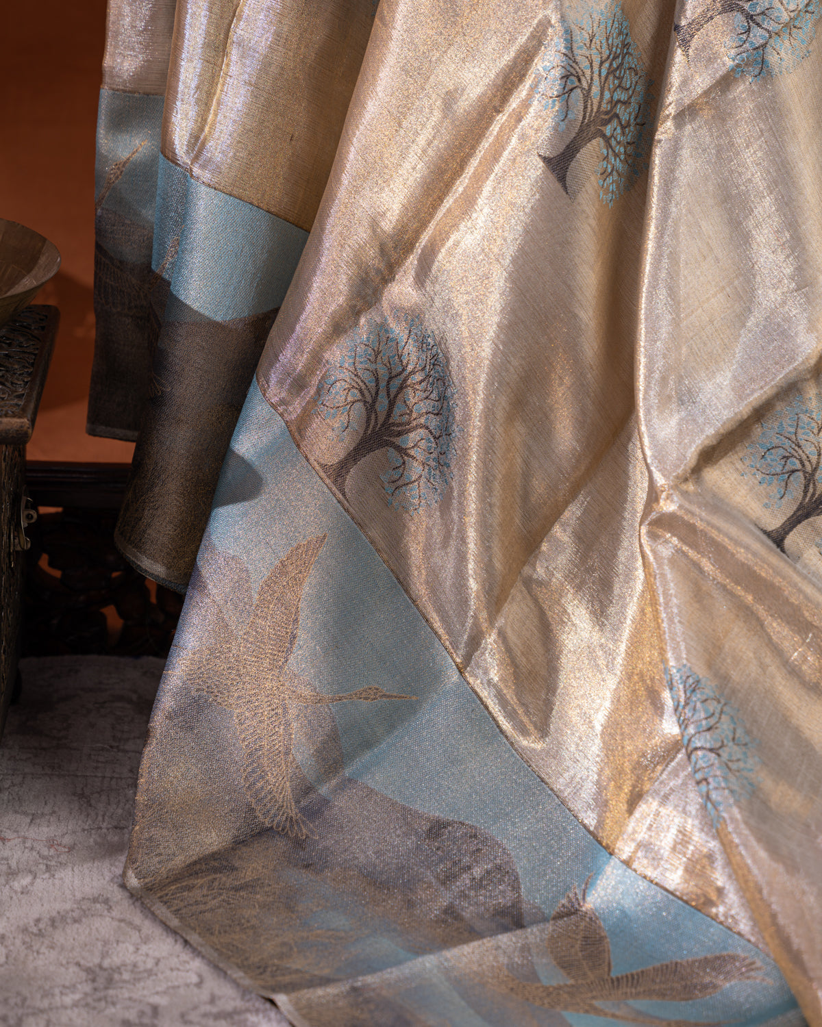 Light Gold Tissue Kanchipuram Silk Saree With Exclusive Electronic Jacquard Weaves