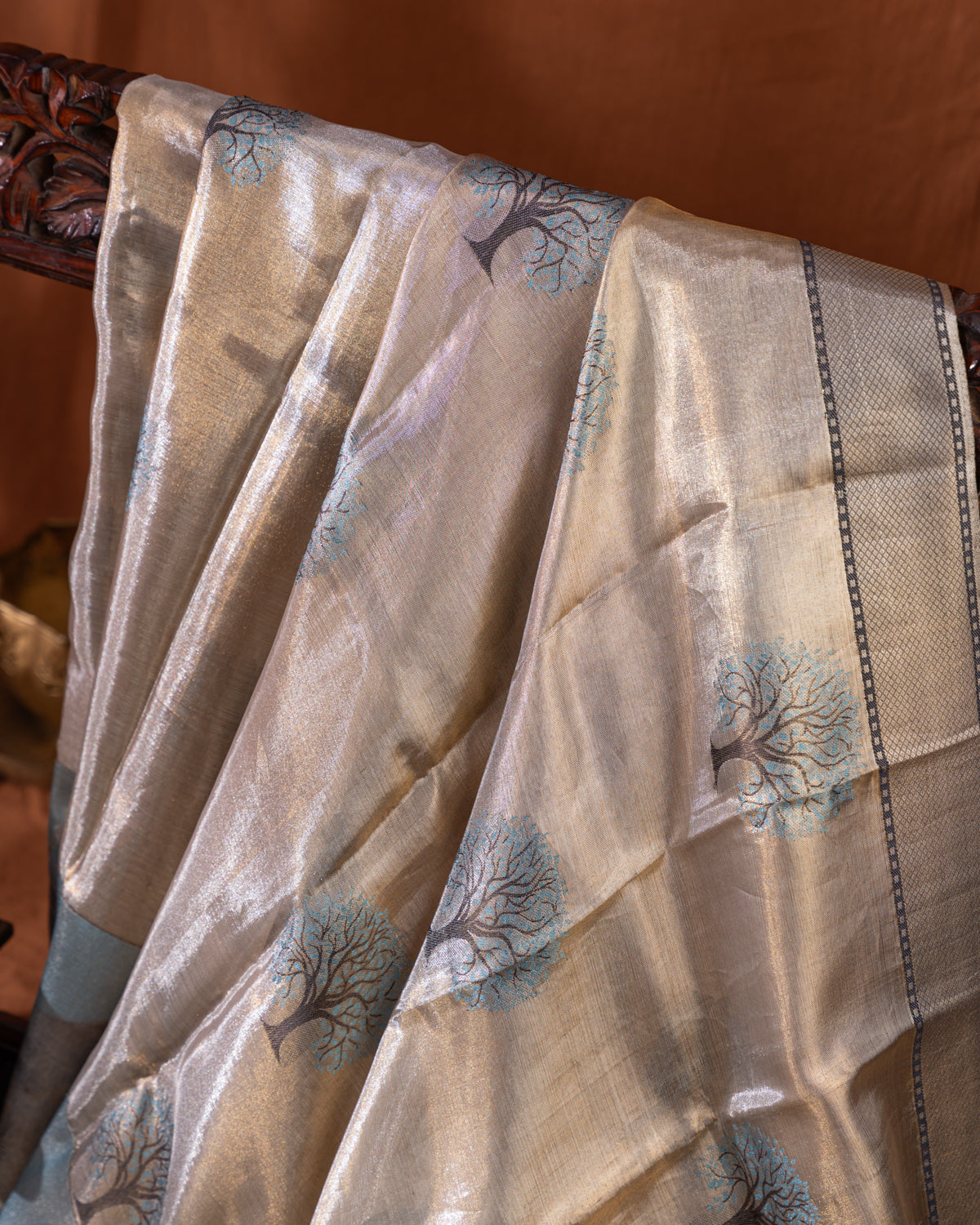 Light Gold Tissue Kanchipuram Silk Saree With Exclusive Electronic Jacquard Weaves