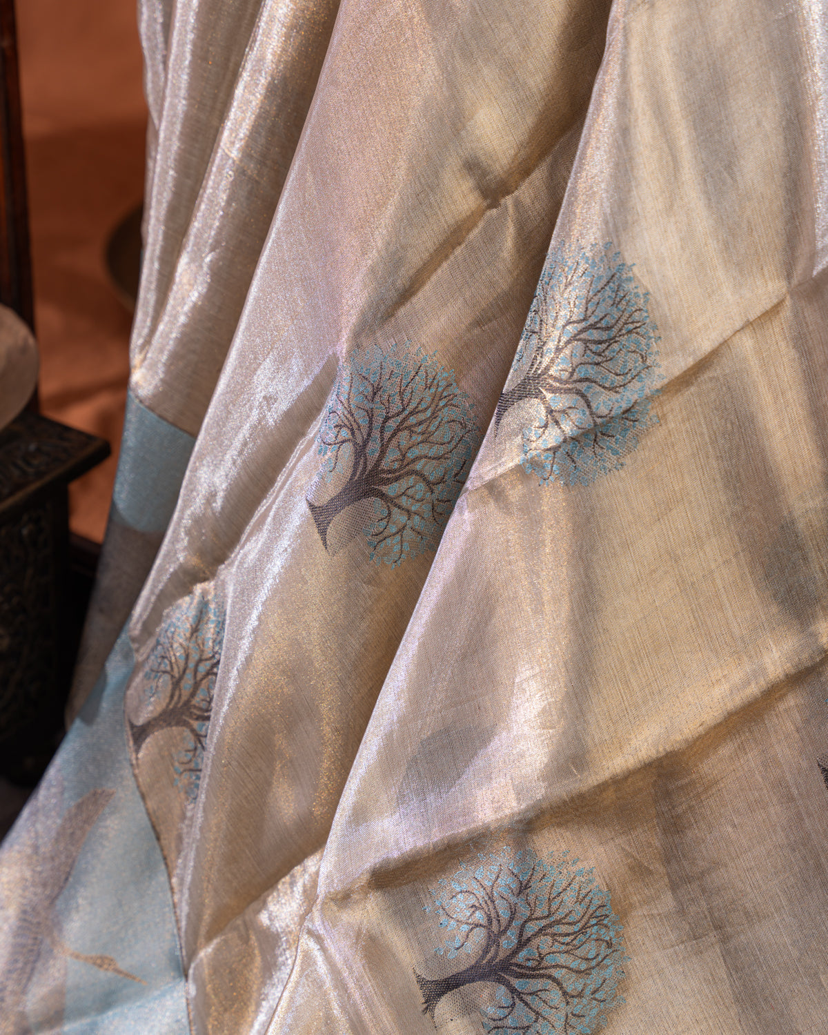 Light Gold Tissue Kanchipuram Silk Saree With Exclusive Electronic Jacquard Weaves