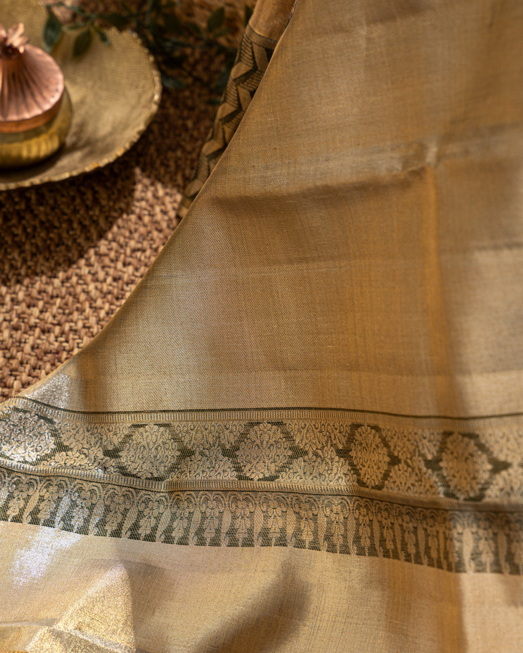 Golden Tissue Kanchipuram Silk Saree With Exclusive Electronic Jacquard Weaves