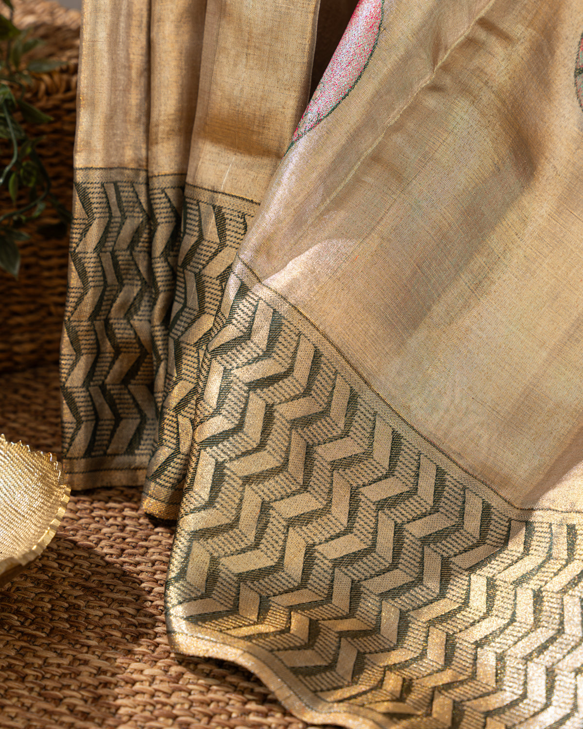 Golden Tissue Kanchipuram Silk Saree With Exclusive Electronic Jacquard Weaves