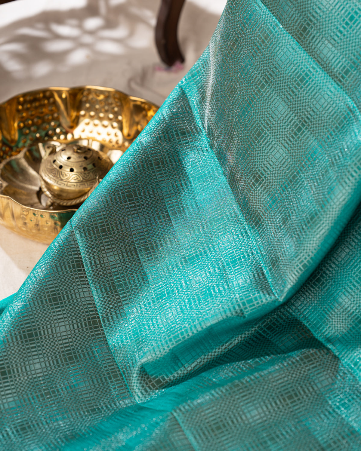 Mehendi Green Tissue Kanchipuram Silk Saree With Zari Weaves And Contrast Border