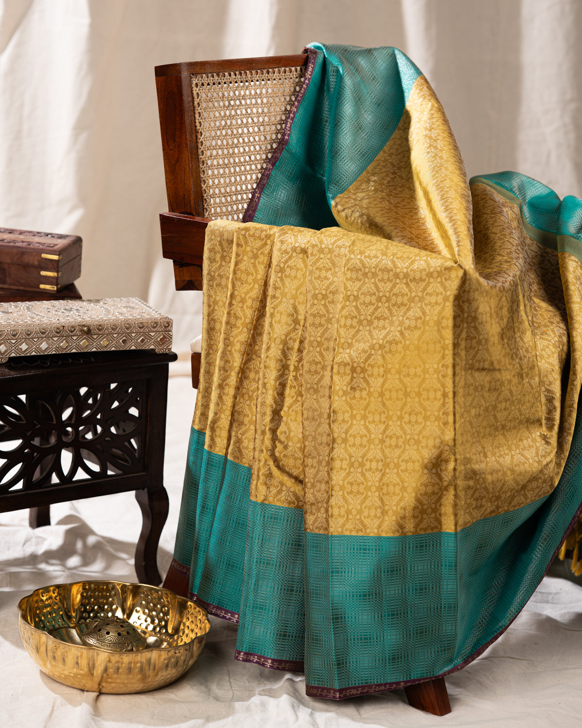 Mehendi Green Tissue Kanchipuram Silk Saree With Zari Weaves And Contrast Border