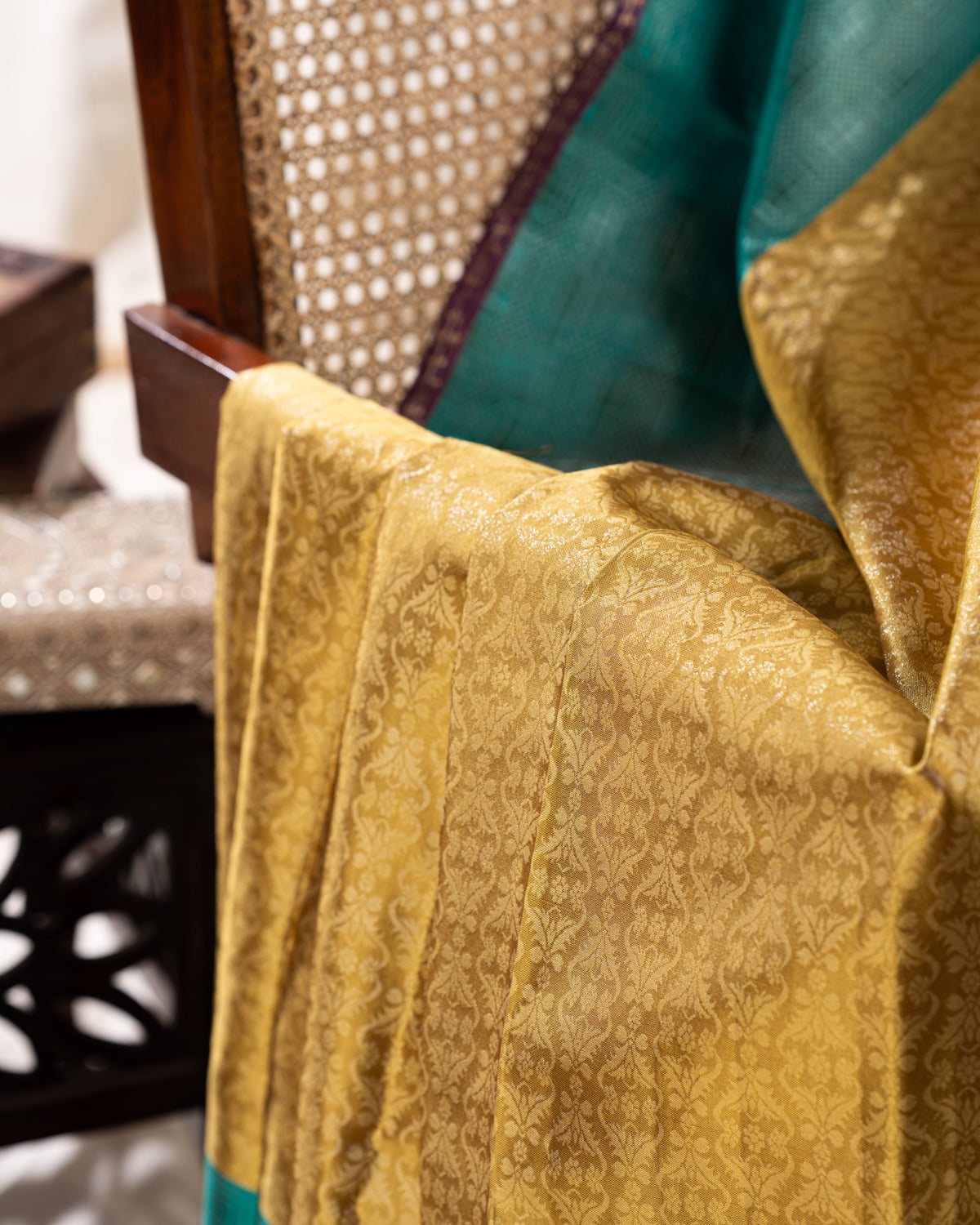Mehendi Green Tissue Kanchipuram Silk Saree With Zari Weaves And Contrast Border