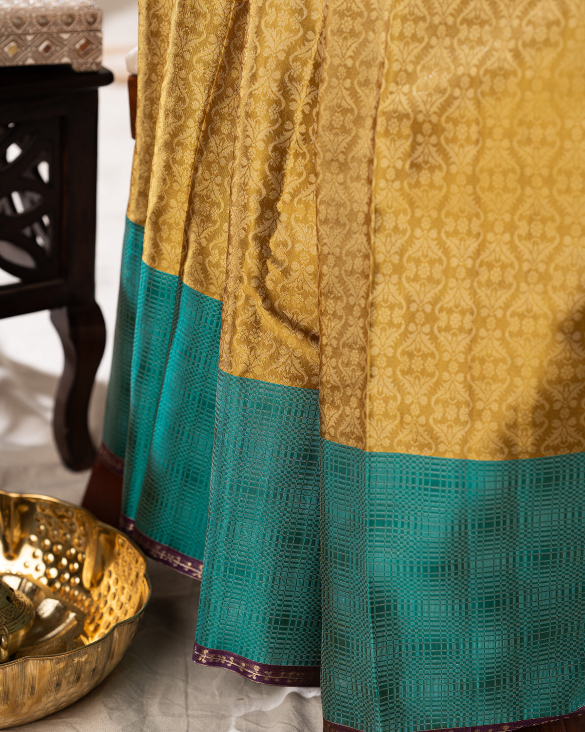 Mehendi Green Tissue Kanchipuram Silk Saree With Zari Weaves And Contrast Border