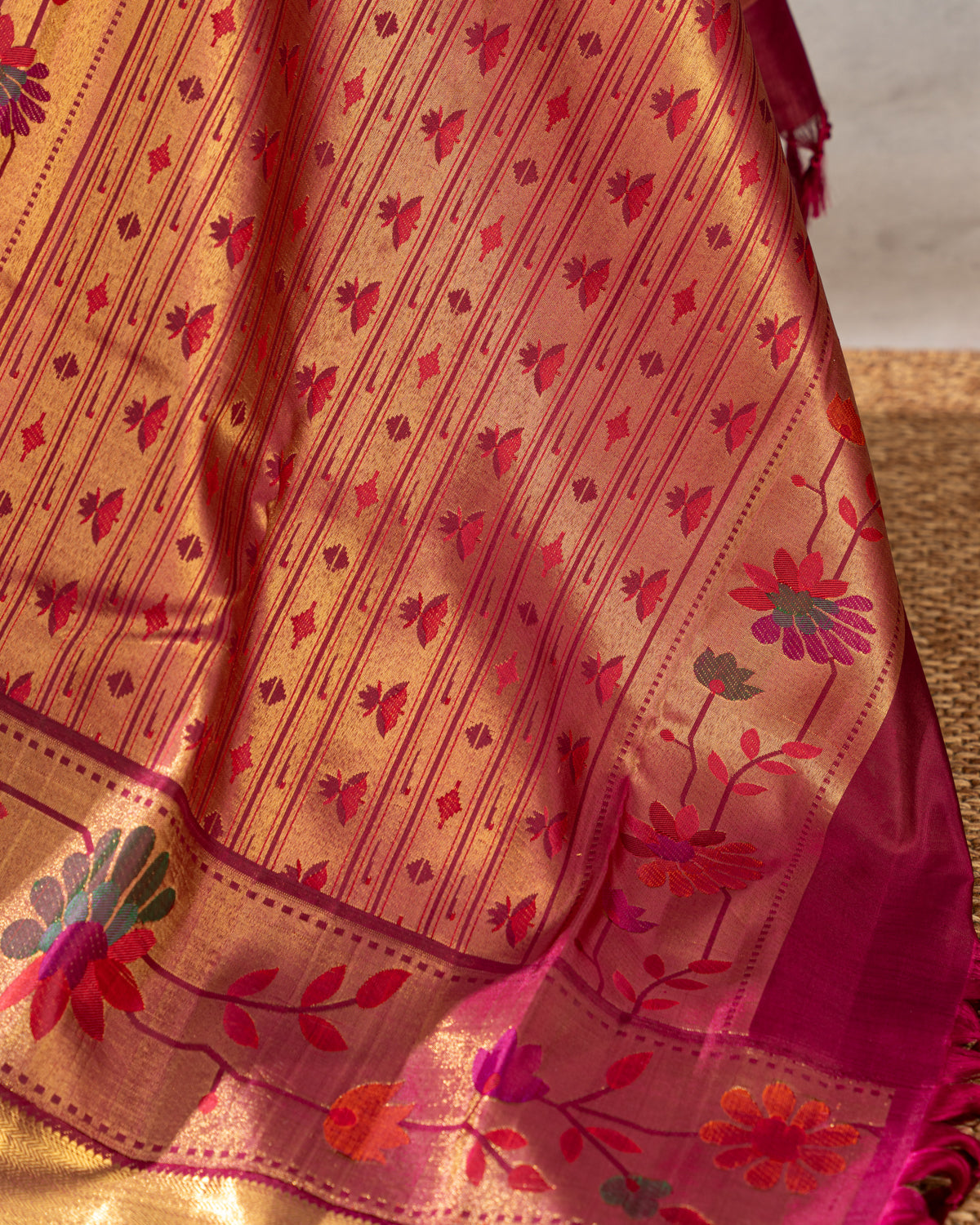Light Pink Kanchipuram Silk Saree With Zari Weaves & Contrast Border