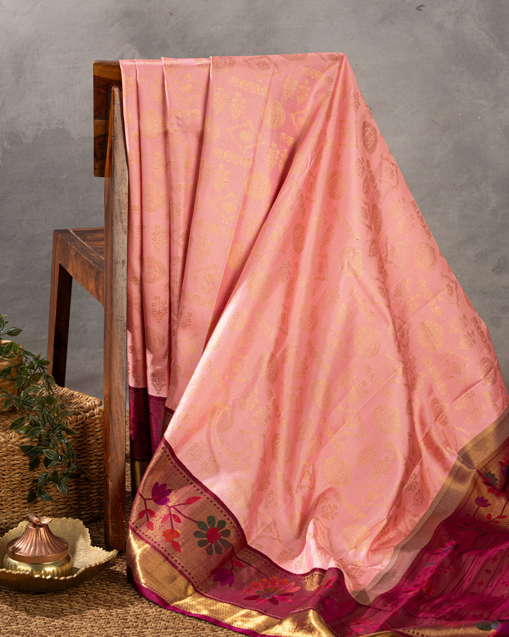 Light Pink Kanchipuram Silk Saree With Zari Weaves & Contrast Border