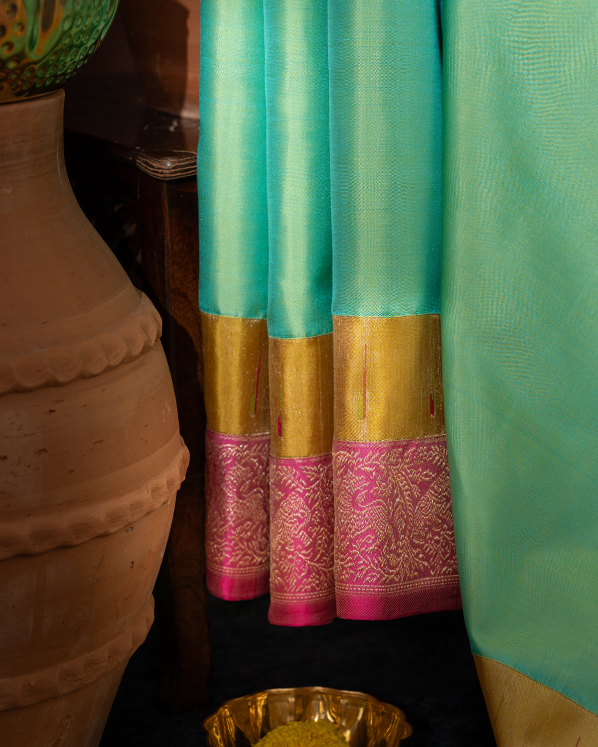 Dual Tone Teal Kanchipuram Silk Saree With Double Colour Rich Muniya Butta Border