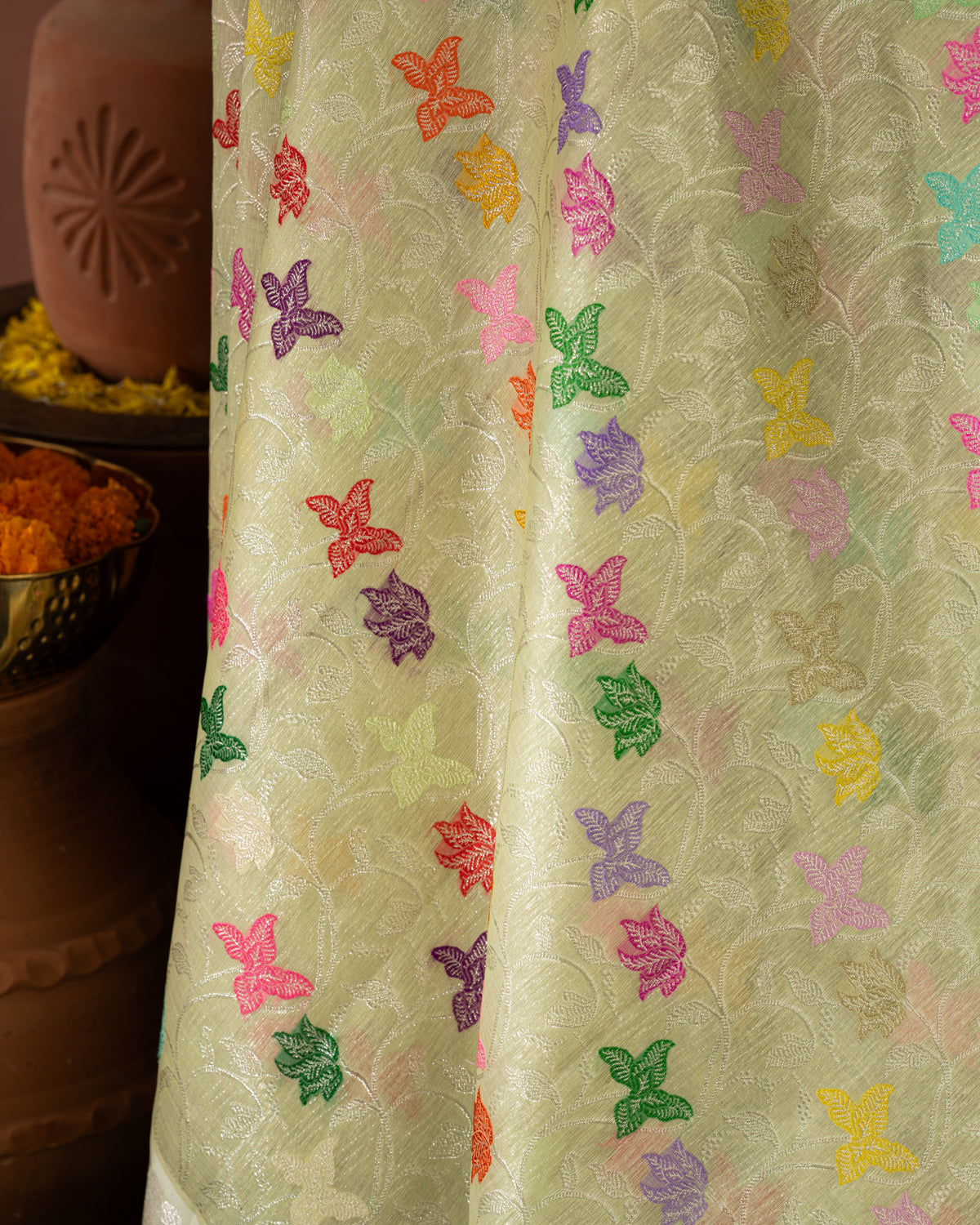 Pastel Green Kanchipuram Kora Silk With Minakari Jaal Weaves