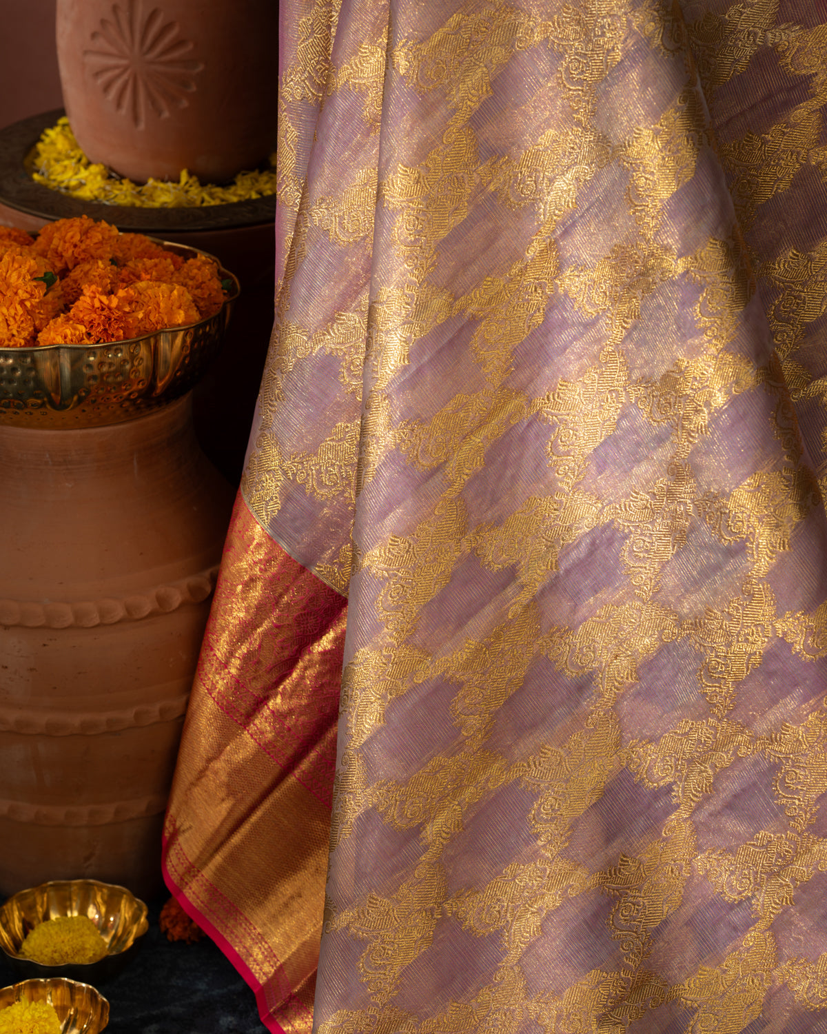 Lavender & Pink Kanchipuram Kora Silk Saree With Gold Zari Weaves