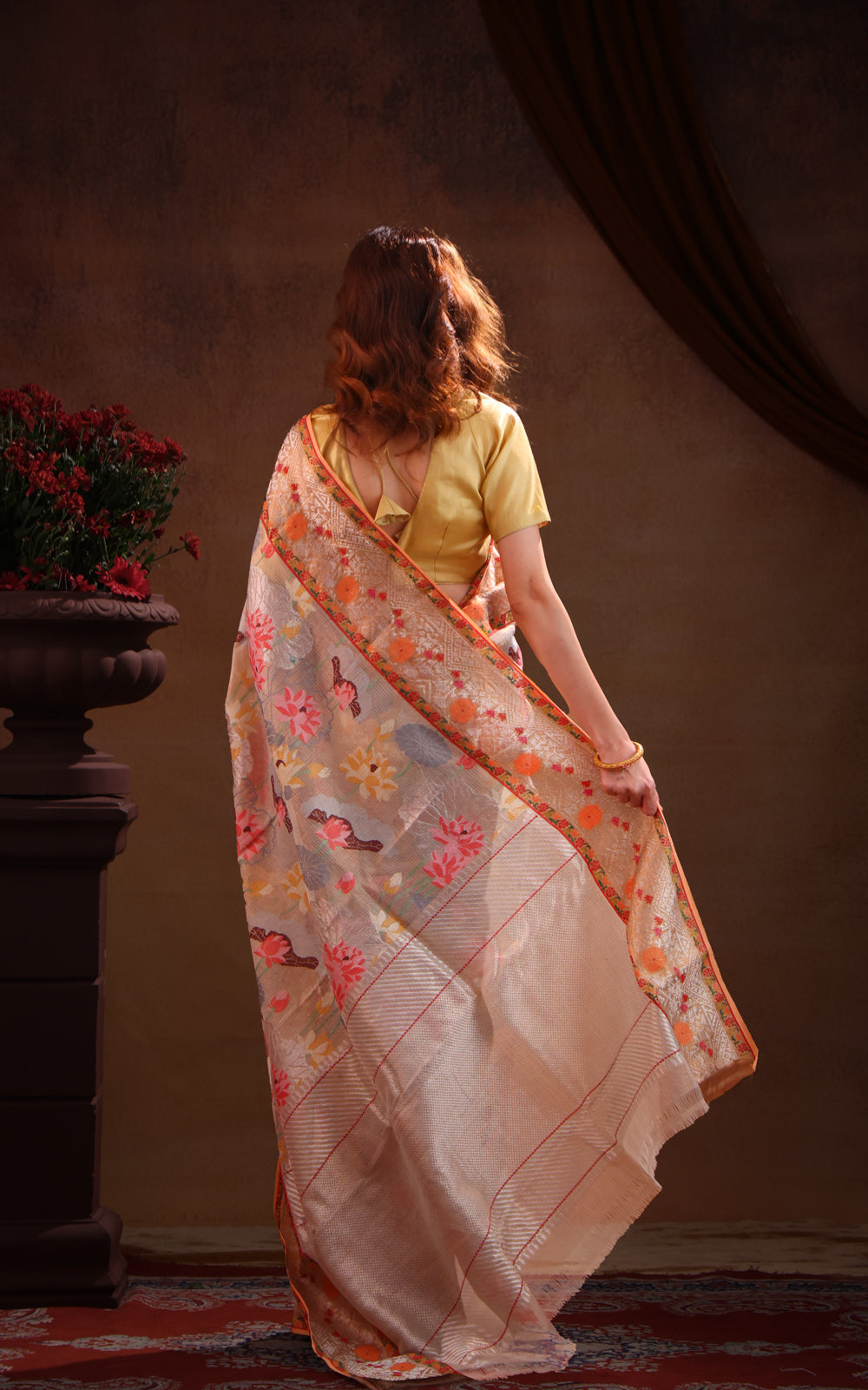 Pastel Grey Zari Kota Saree With Jamdani Weaves