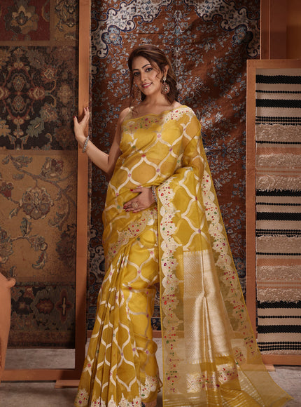 Yellow Banarasi Kora Saree With Kadhua Weaves