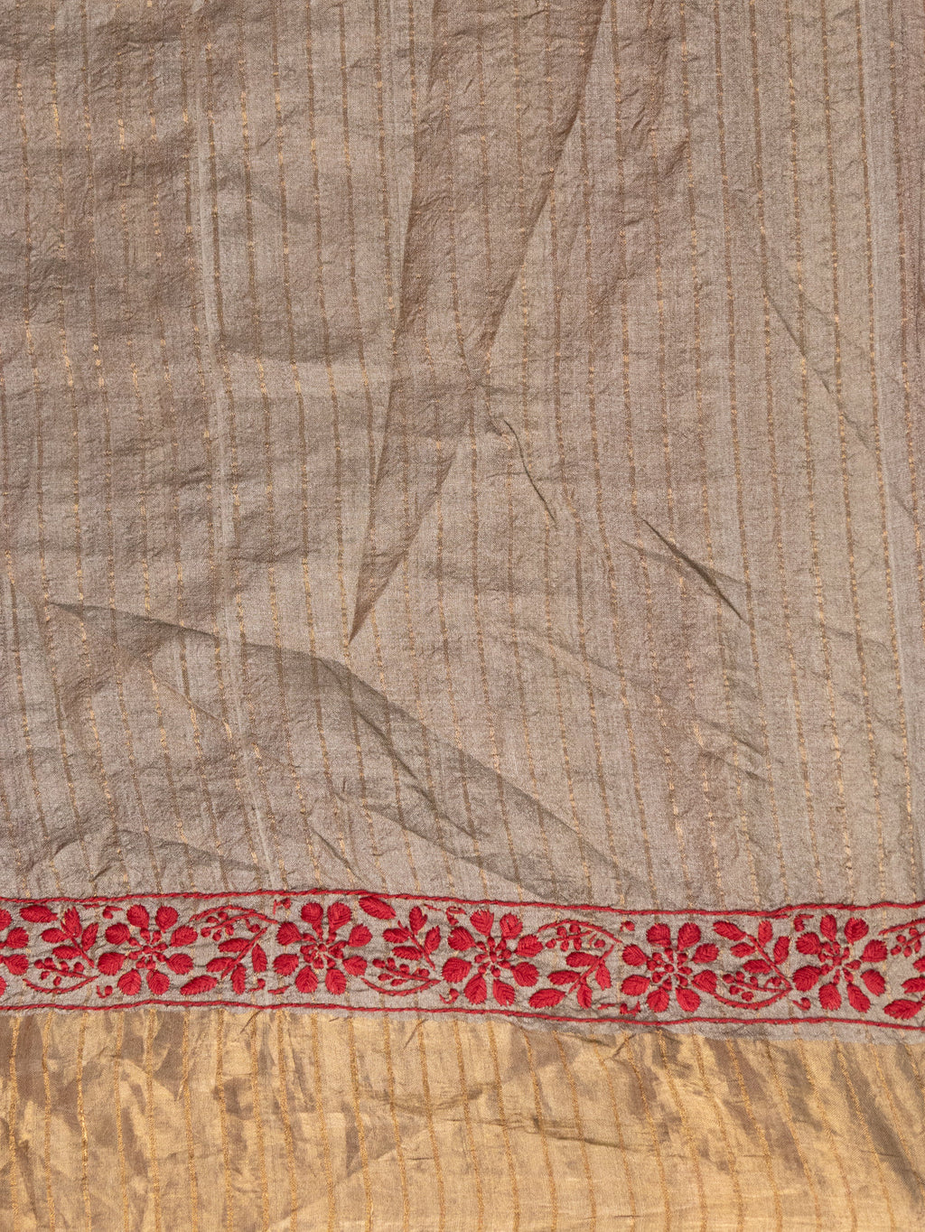 Grey Shade Tussar Silk Saree With Bandhej