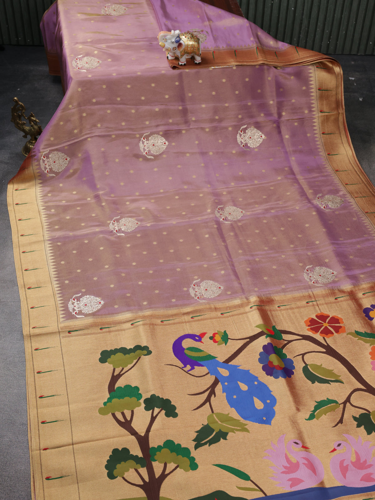 Dual Tone Lavender Tissue Woven Saree With Rich Muniya Butta Border & Paithani Pallu