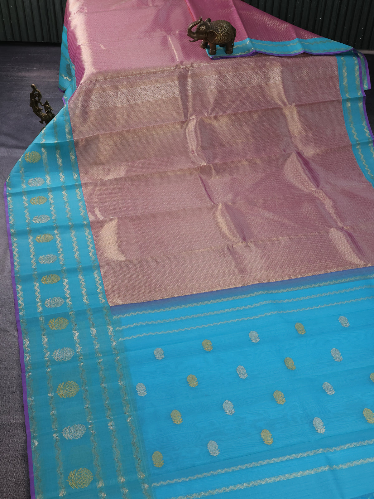 Onion Pink & Teal Kanchipuram Tissue Silk Kora Saree With Allover Golden Zari Weaves & Korvai Border