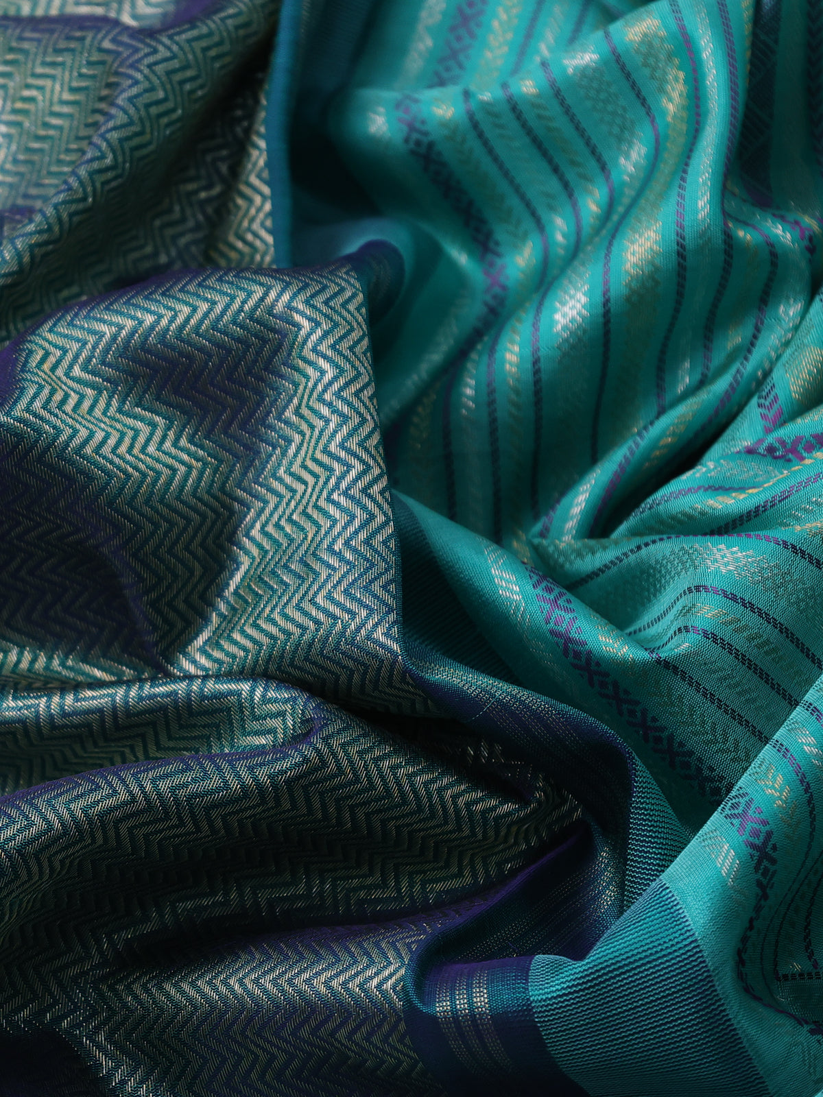 Peacock Green -Teal Green Kanchipuram Silk Saree With allover Zari weaves & Rich Border