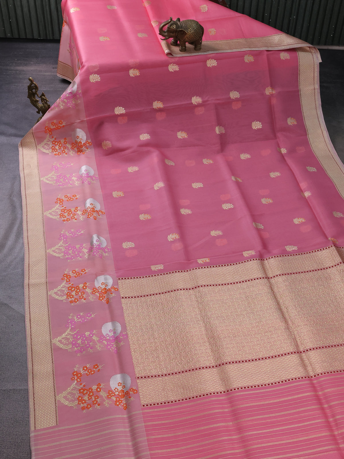 Light Pink Banarasi Kora Saree With Allover Zari Buttas & Rich Border