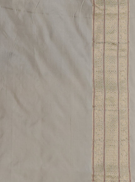 Violet-Off White Banarasi Silk Saree With Kadwa Weaves