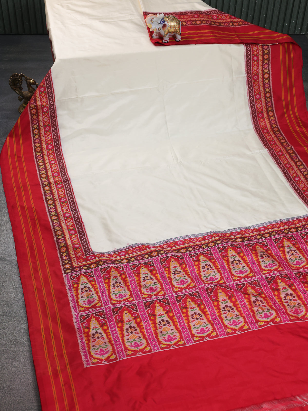 Cream-Red Pochampally Silk Saree