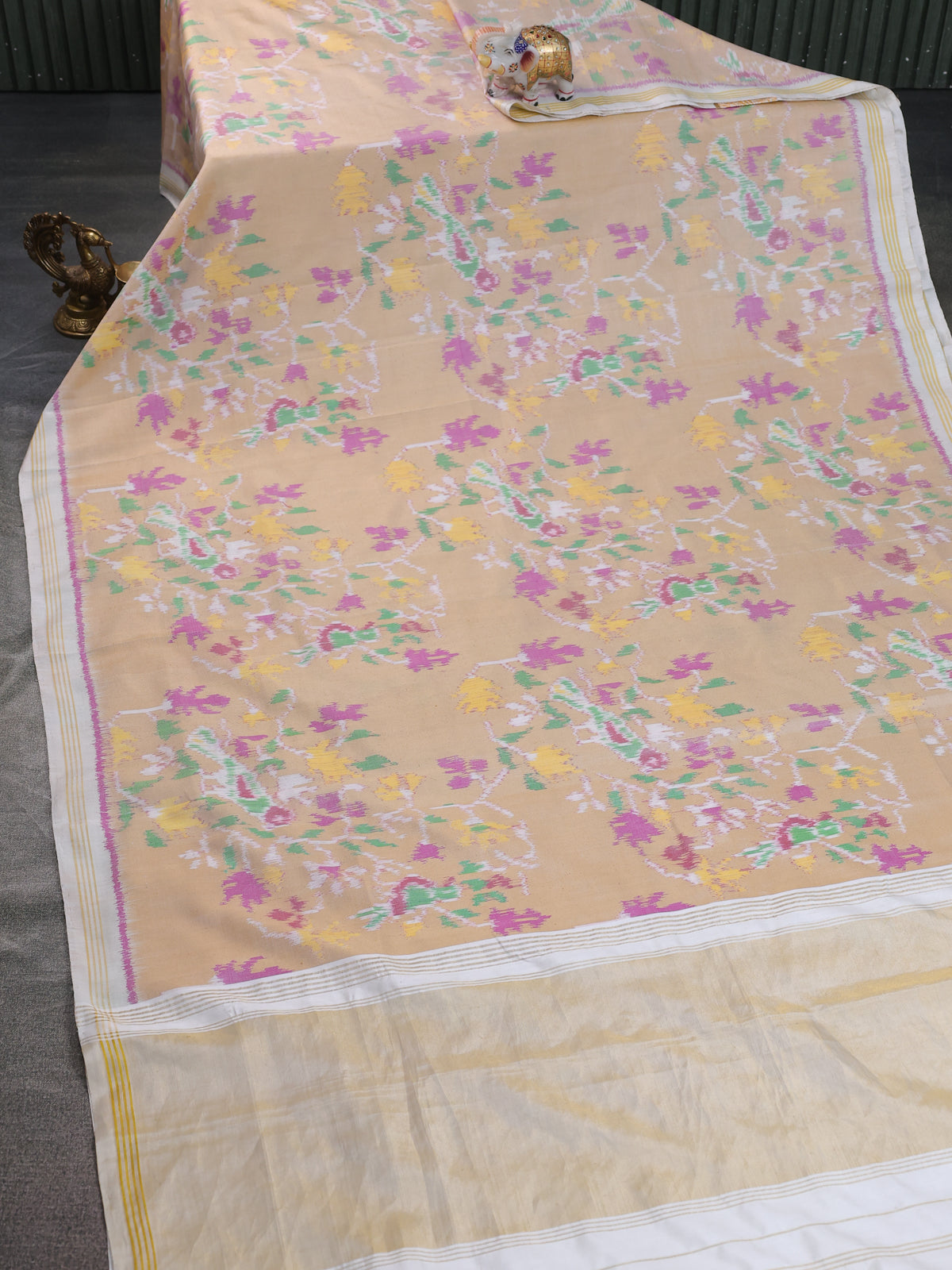 Pale Yellow Pochampally Silk Saree