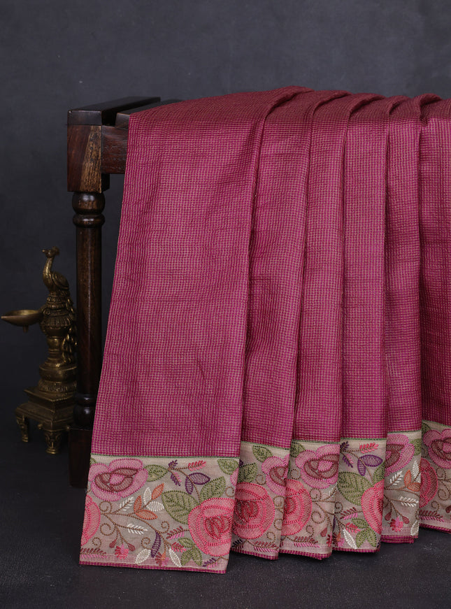 Dark Magenta - Beigetussar Zari Checked Pattern Embroidery Saree