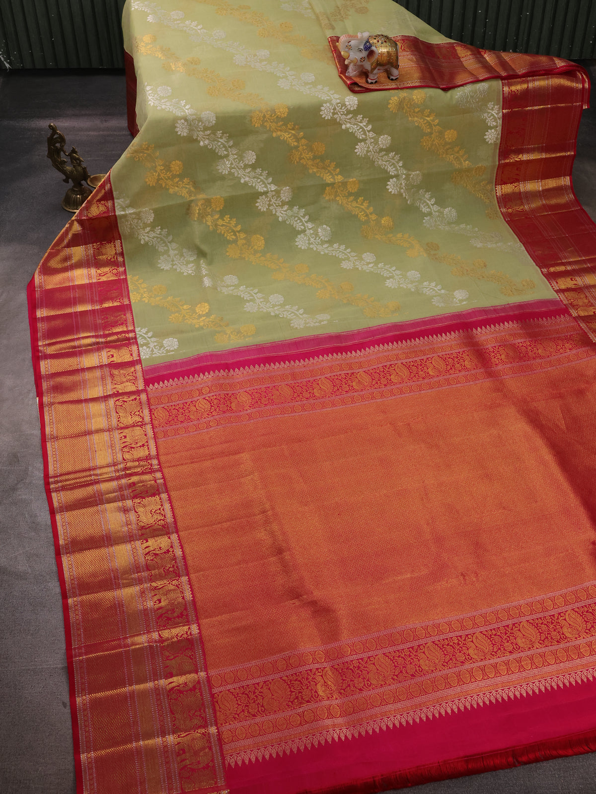 Pista Green - Pink Pure Khadi Cotton With Zari Weaving And Kanchi Border & Pallu