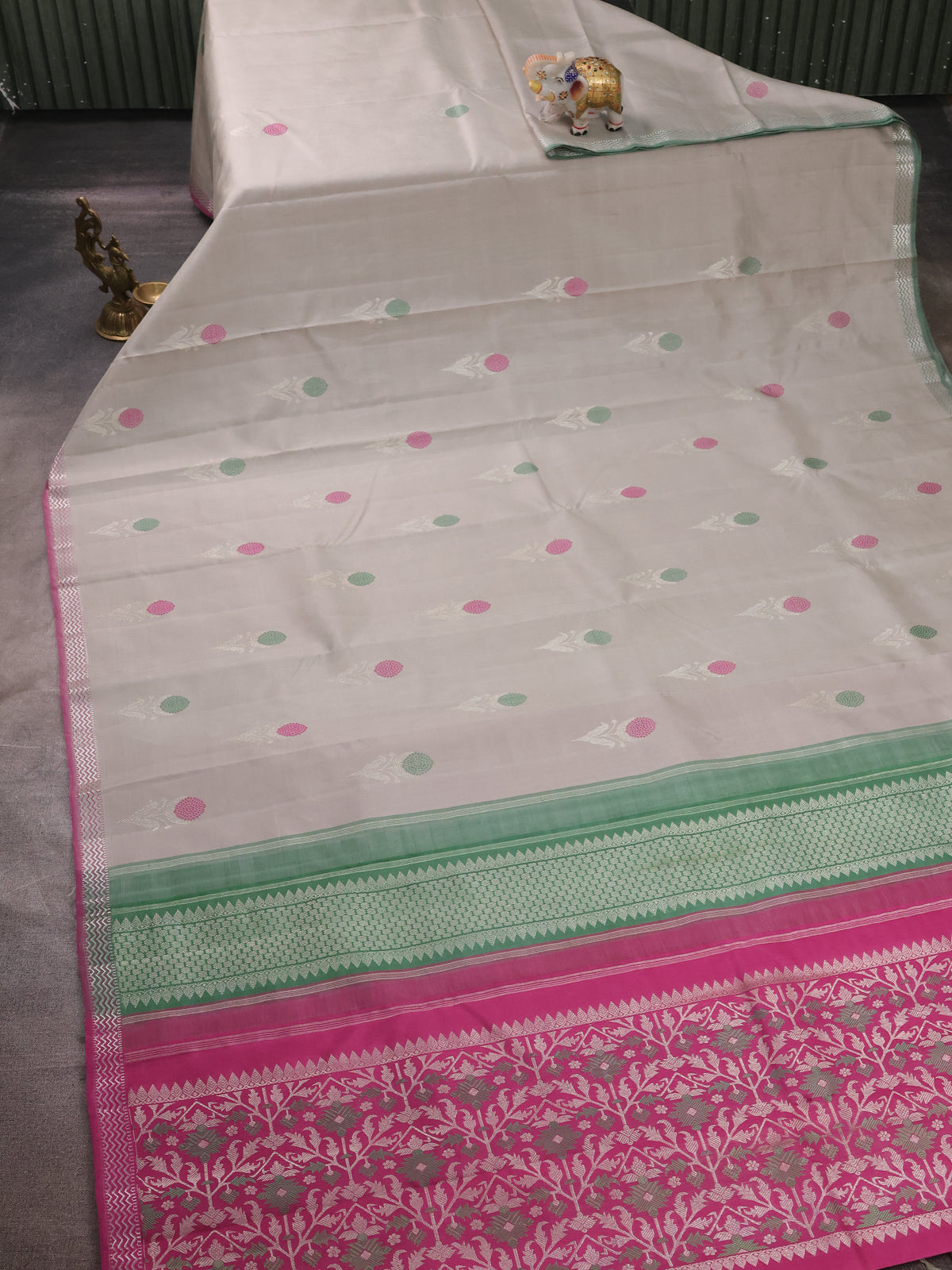 Grey - Magenta Pure Kanchipuram Silk Saree