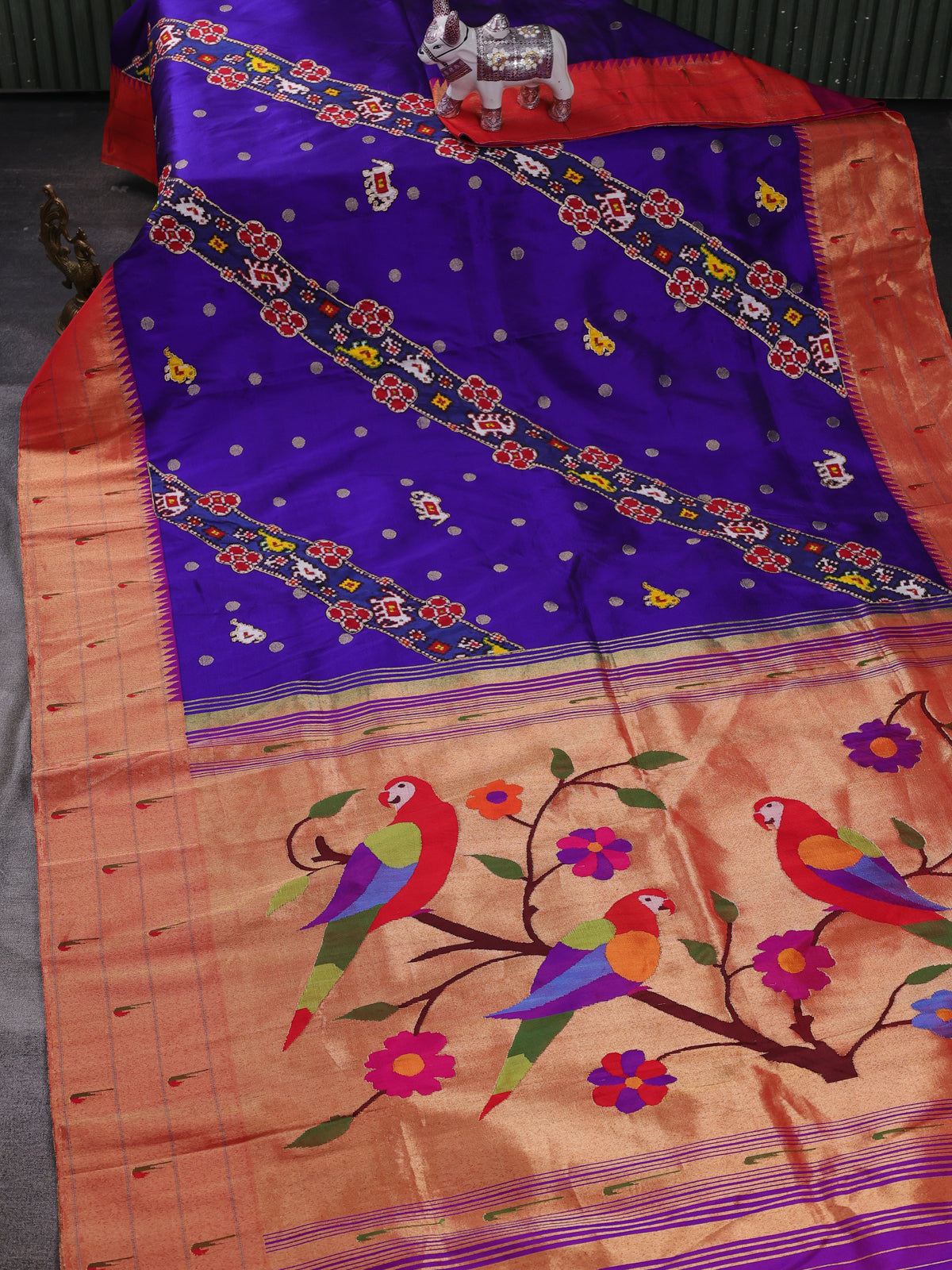 Purple - Red Pure Paithani Silk Embroidery Saree
