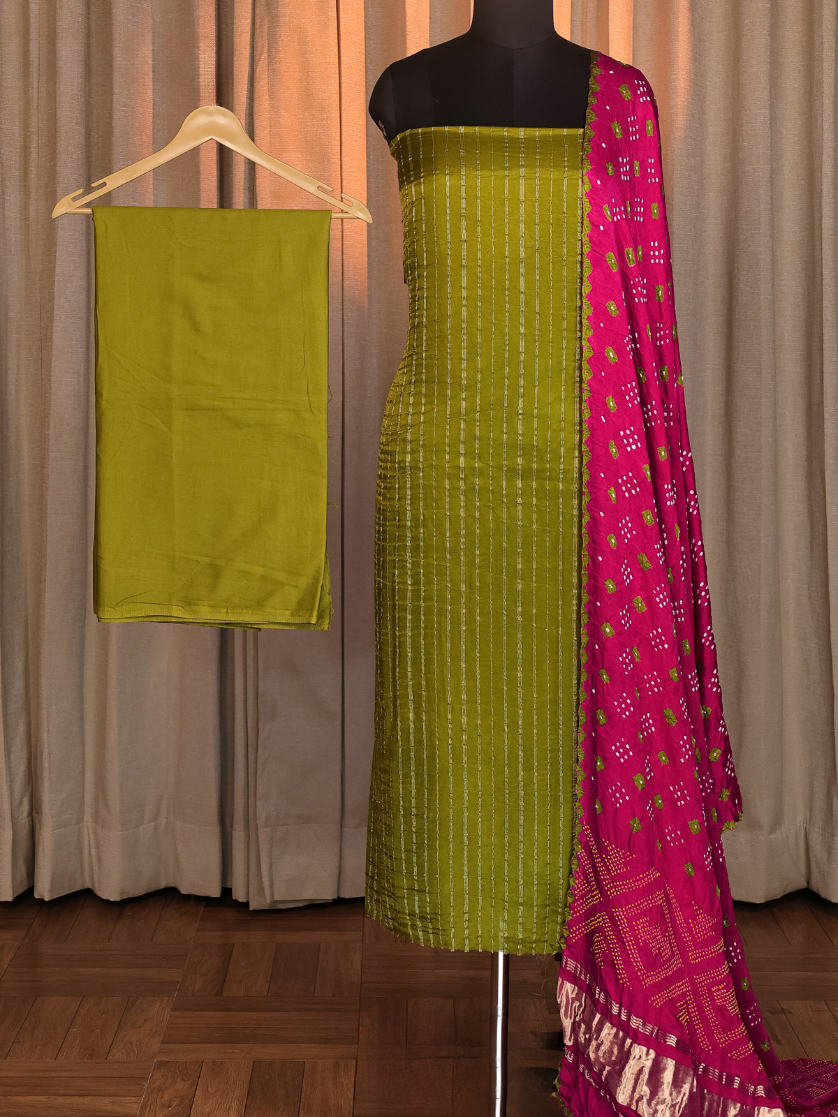 Mehendi Green & Pink Gajji Unstitched Suit