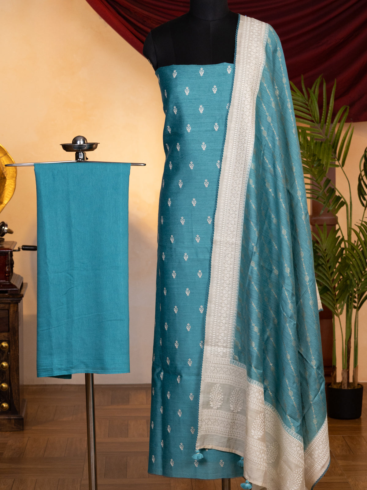 BlueTussar Unstitched Suit