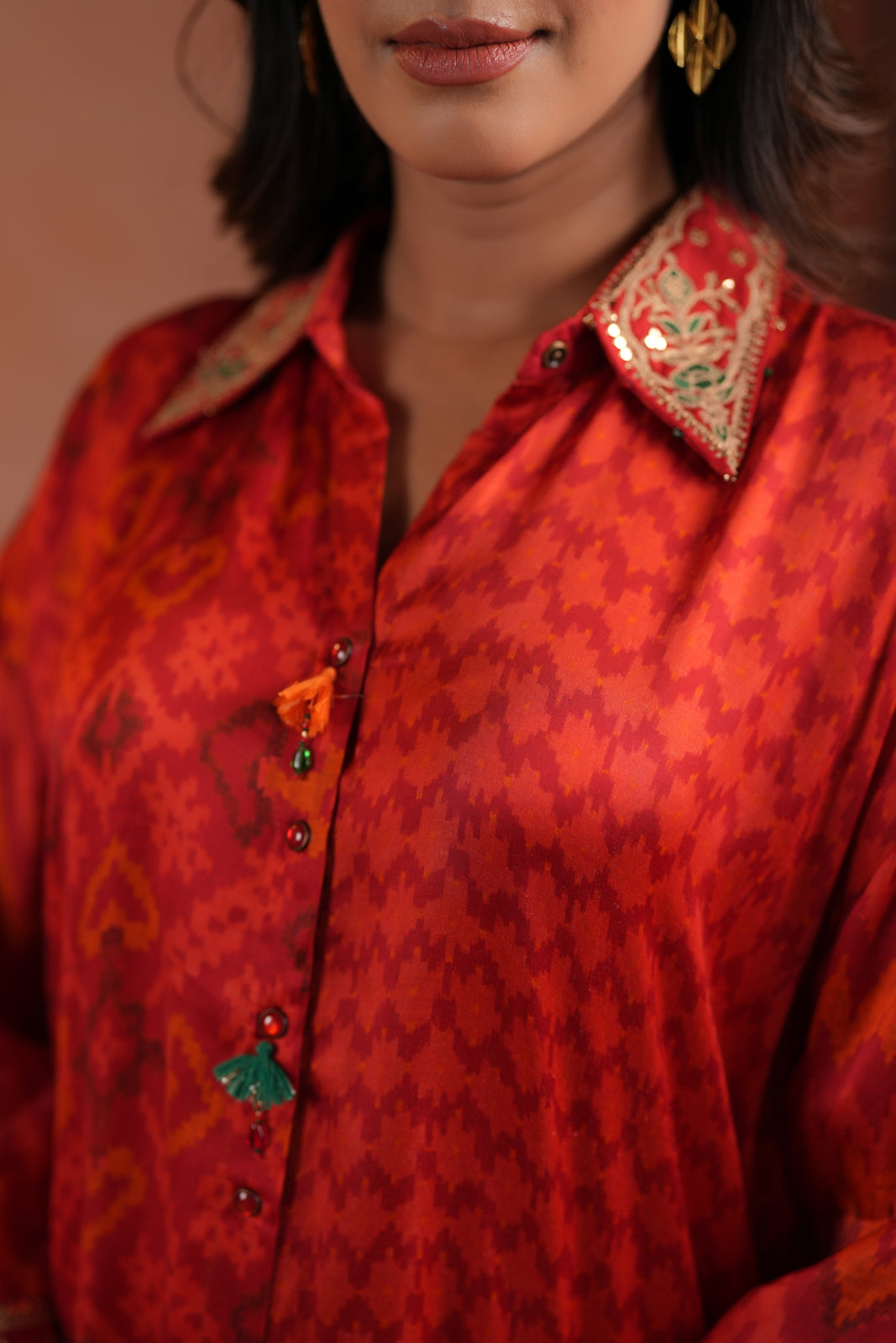 Red Satin Crepe High-Low Collared Printed Shirt And Plain Pant