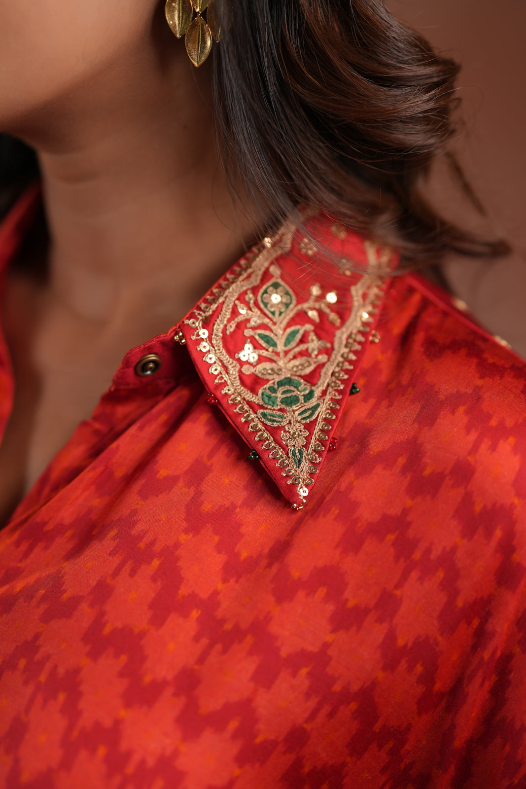 Red Satin Crepe High-Low Collared Printed Shirt And Plain Pant