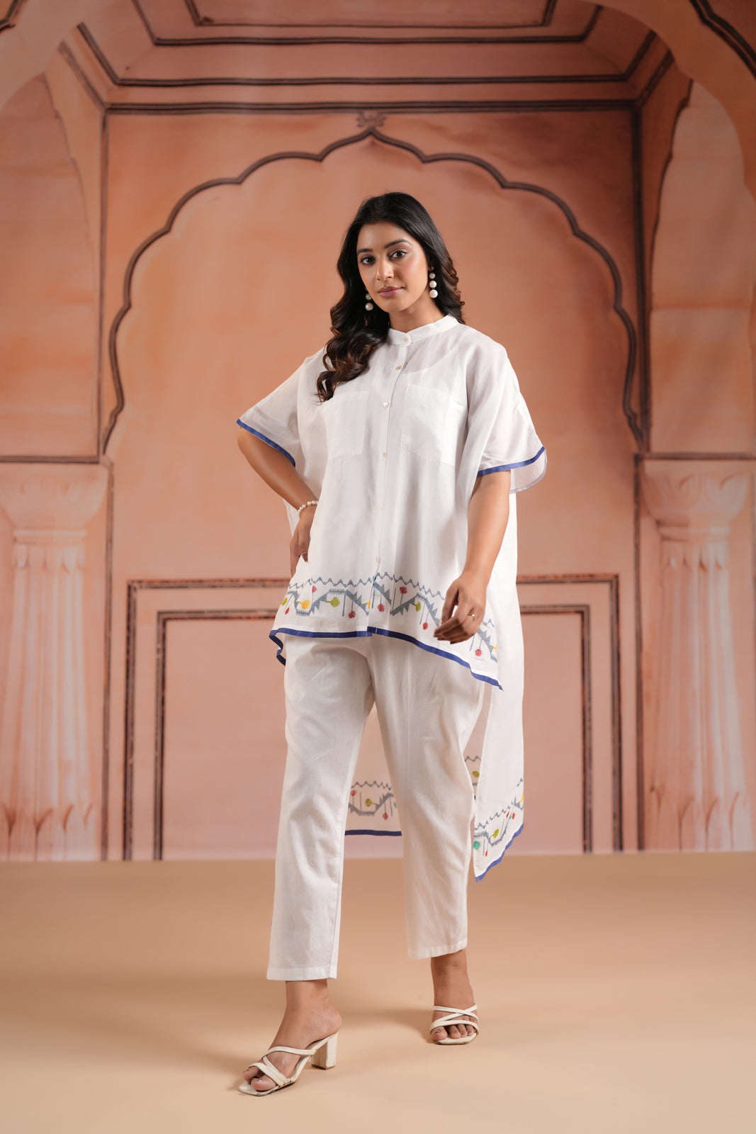 White Cotton High-Low Kaftan Set With Mininul Print Onthe Top