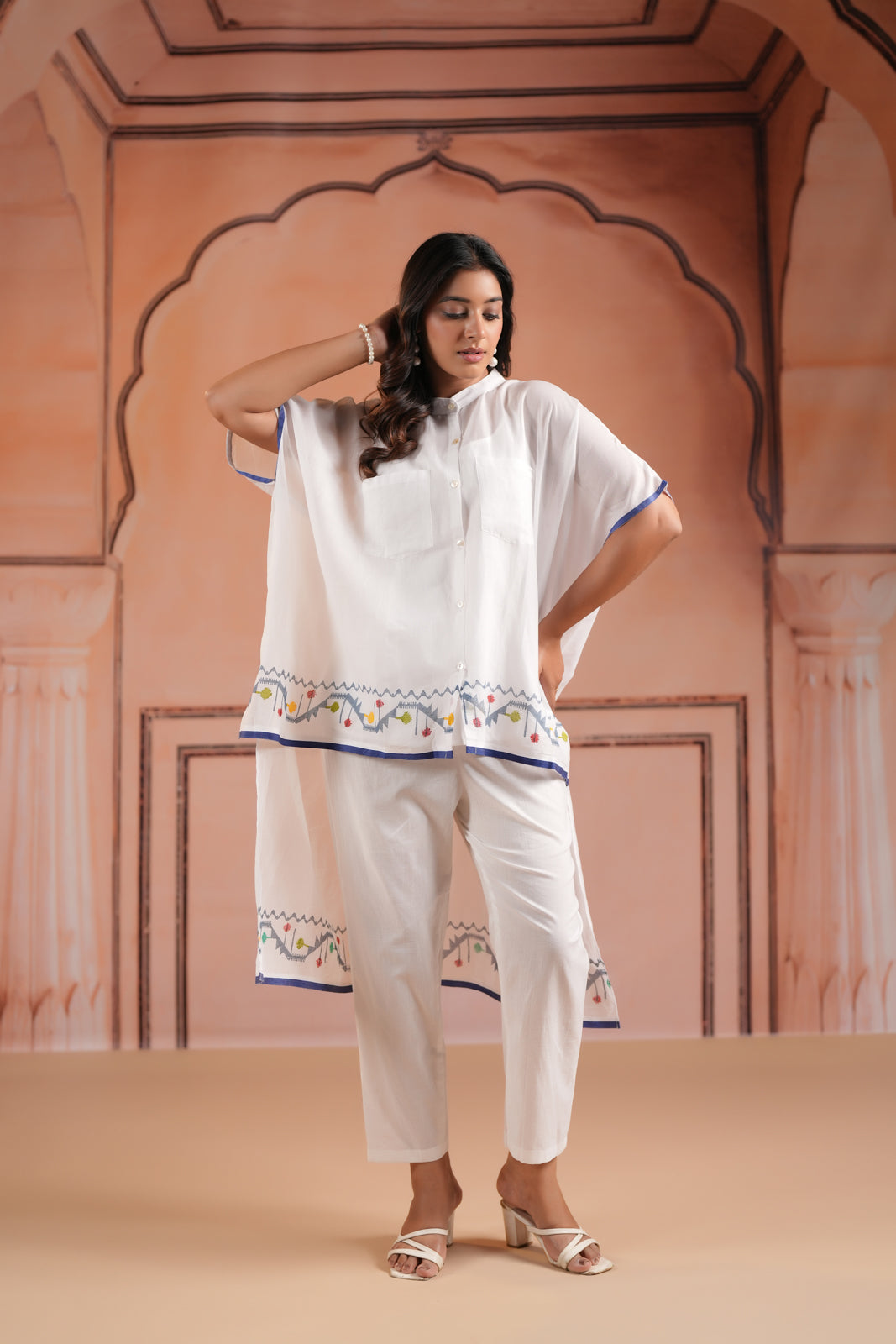 White Cotton High-Low Kaftan Set With Mininul Print Onthe Top
