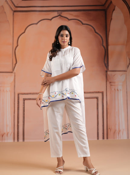 White Cotton High-Low Kaftan Set With Mininul Print Onthe Top