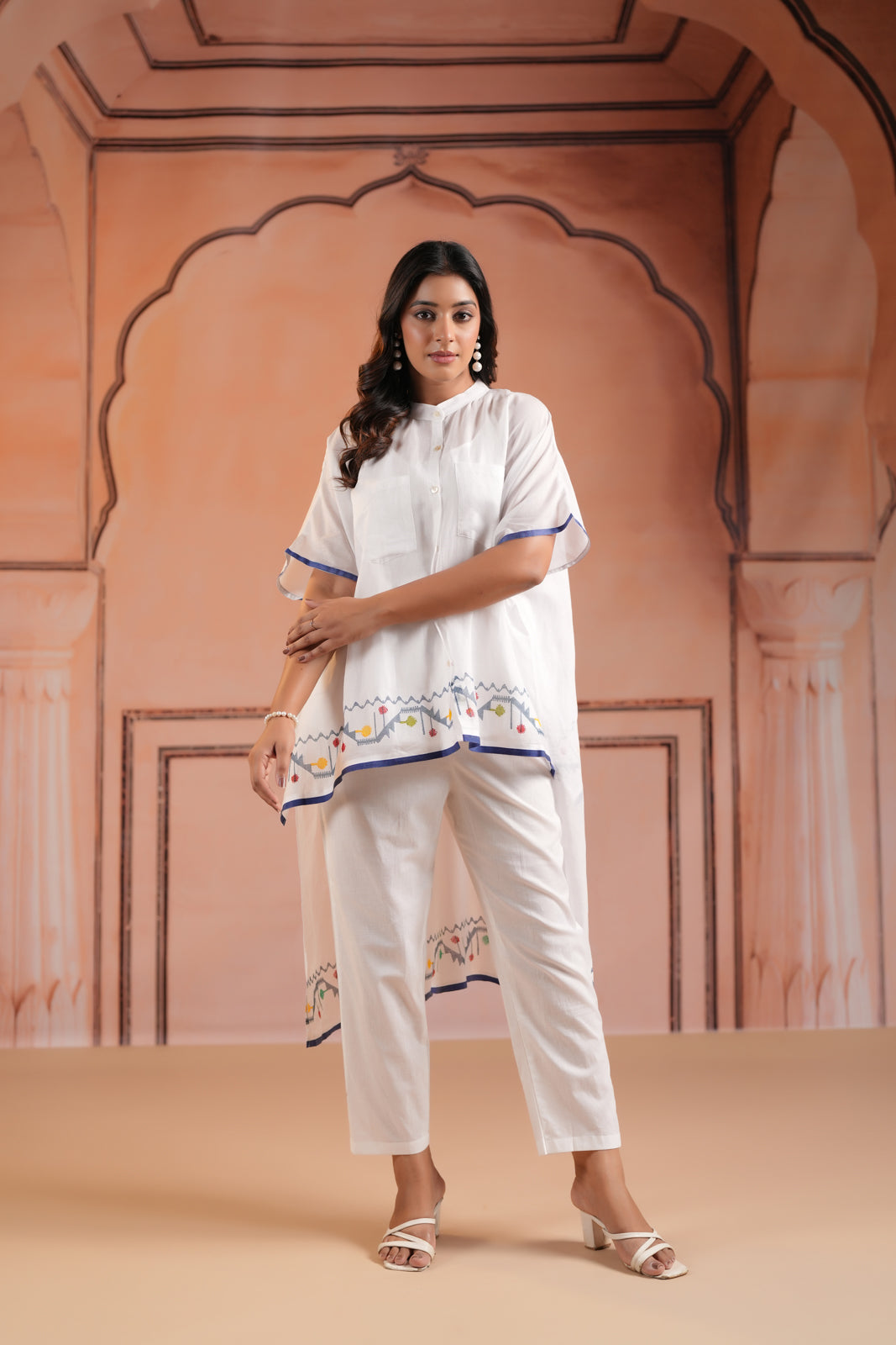 White Cotton High-Low Kaftan Set With Mininul Print Onthe Top