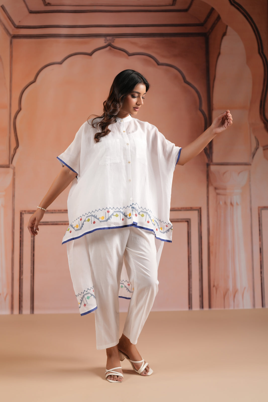 White Cotton High-Low Kaftan Set With Mininul Print Onthe Top