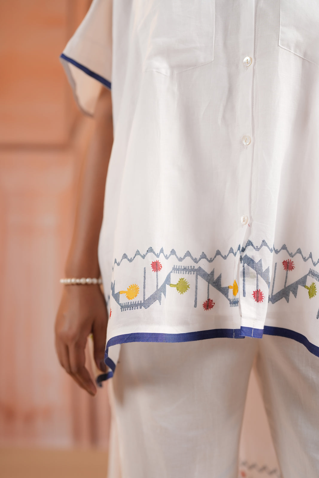White Cotton High-Low Kaftan Set With Mininul Print Onthe Top