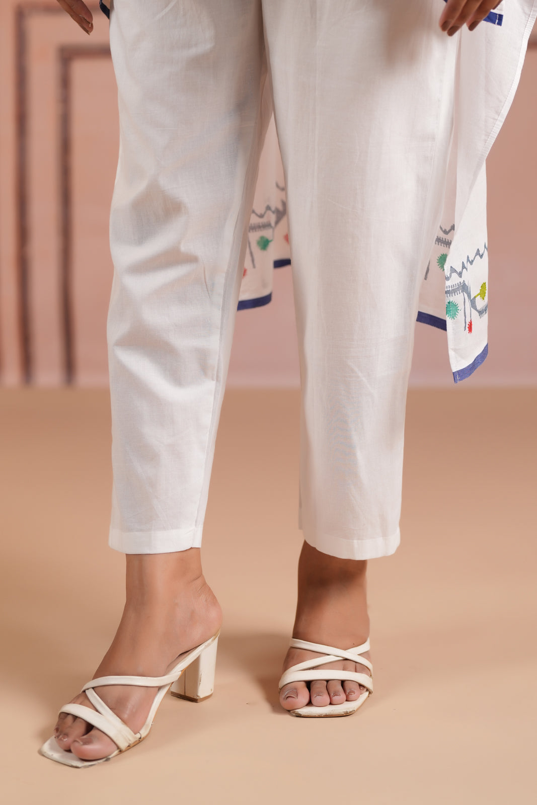 White Cotton High-Low Kaftan Set With Mininul Print Onthe Top